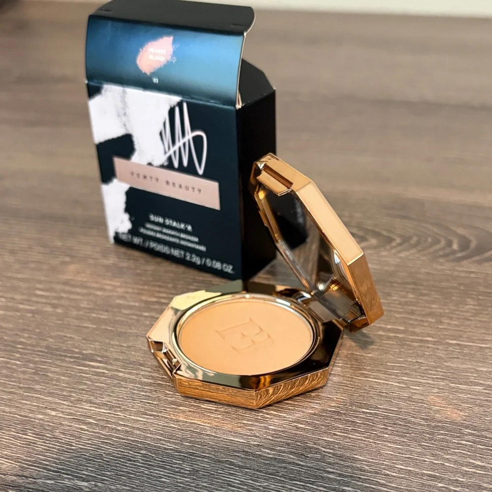 ❤️$11 NWT Fenty Beauty Sun Stalkr Instant Warmth Bronzer Shade Private Island